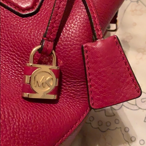 Michael Kors purse - Picture 3 of 4